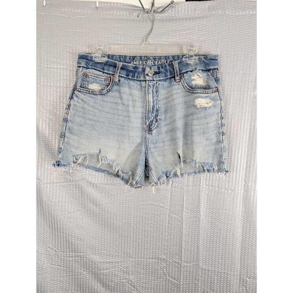 American Eagle Curvy Relaxed Short Women 10 Light Wash Distressed Denim Cutoffs‎